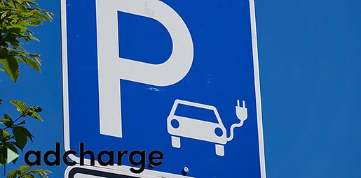 Skylt för elladdning emd bil